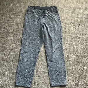 Lululemon black and white jogger, size 6.